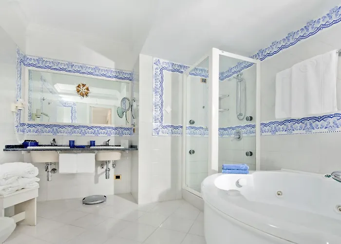 מלון Casa Morgano 5*